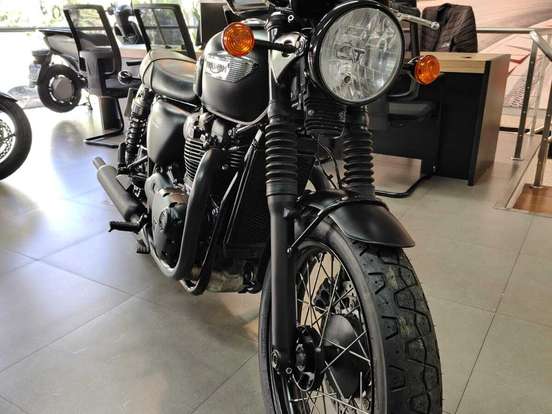 TRIUMPH-BONNEVILLE T100 BLACK 900 TRIUMPH-BONNEVILLE T100 BLACK 900-2018