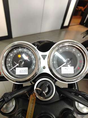 TRIUMPH-BONNEVILLE T100 BLACK 900-2018