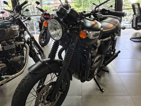 TRIUMPH-BONNEVILLE T100 BLACK 900 TRIUMPH-BONNEVILLE T100 BLACK 900-2018
