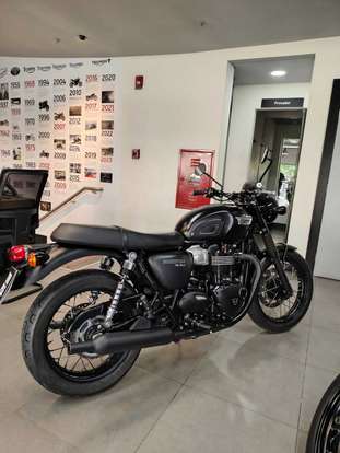 TRIUMPH-BONNEVILLE T100 BLACK 900-2018