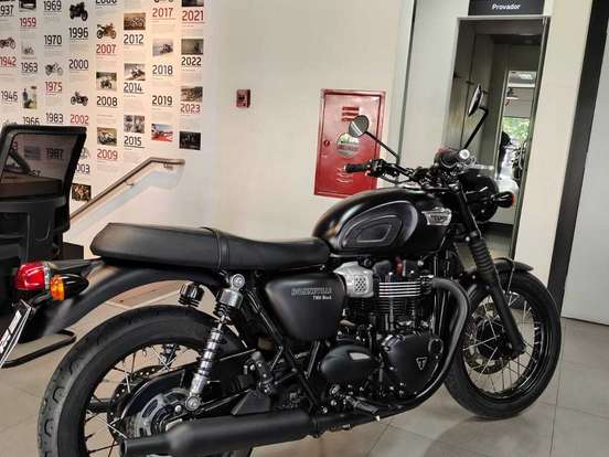 TRIUMPH-BONNEVILLE T100 BLACK 900 TRIUMPH-BONNEVILLE T100 BLACK 900-2018