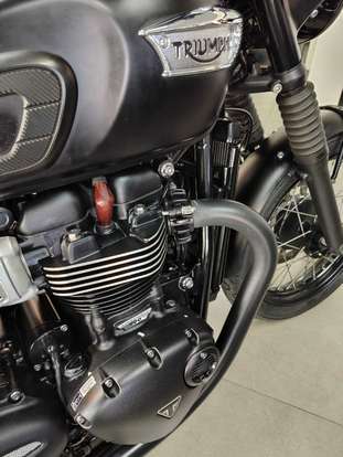 TRIUMPH-BONNEVILLE T100 BLACK 900-2018