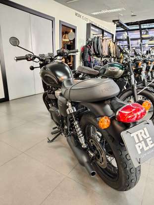 TRIUMPH-BONNEVILLE T100 BLACK 900-2018