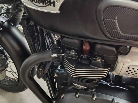 TRIUMPH-BONNEVILLE T100 BLACK 900 TRIUMPH-BONNEVILLE T100 BLACK 900-2018