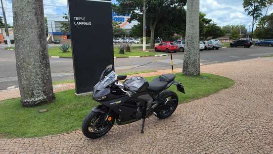 TRIUMPH-DAYTONA 660-2025