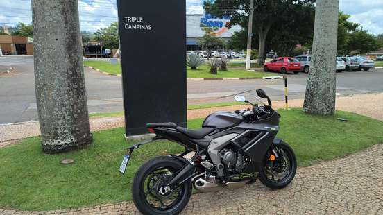 TRIUMPH-DAYTONA 660-2025