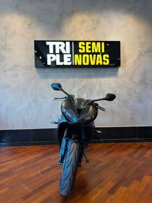 TRIUMPH-DAYTONA 660-2025