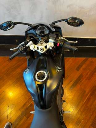 TRIUMPH-DAYTONA 660-2025