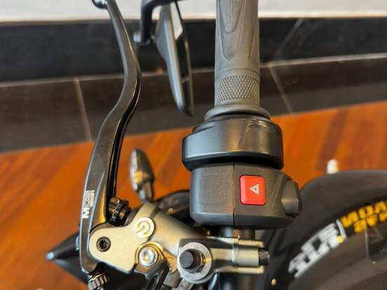 TRIUMPH-STREET TRIPLE 765 RS TRIUMPH-STREET TRIPLE 765 RS-2022