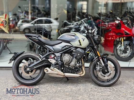 TRIUMPH TRIDENT 660 