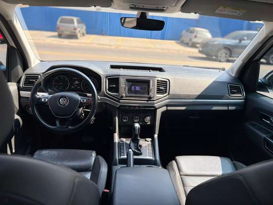 VOLKSWAGEN-AMAROK-2021