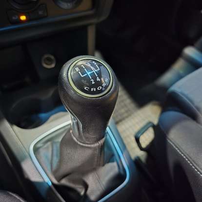 VOLKSWAGEN-CROSSFOX-2011