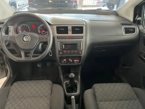 VOLKSWAGEN-FOX-2016