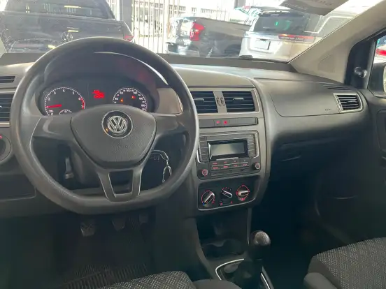 VOLKSWAGEN-FOX-2016