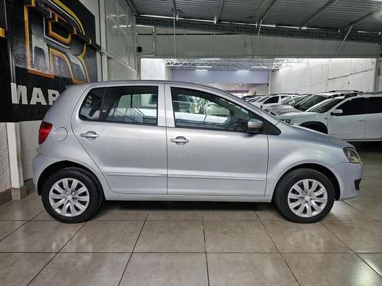 VOLKSWAGEN-FOX-2012