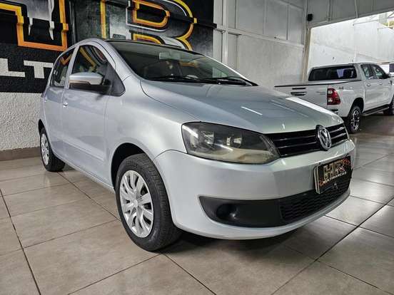 VOLKSWAGEN-FOX-2012