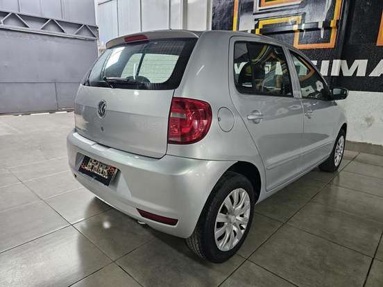 VOLKSWAGEN-FOX-2012