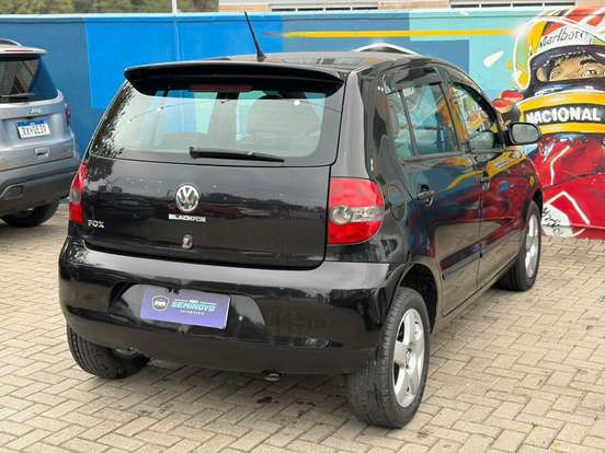 VOLKSWAGEN-FOX-1.0 MI TREND 8V FLEX 2P MANUAL VOLKSWAGEN-FOX-2009
