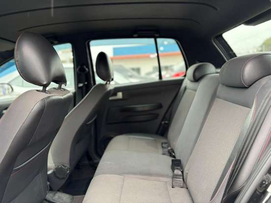 VOLKSWAGEN-FOX-2009