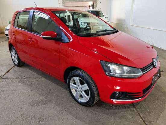 VOLKSWAGEN-FOX-2014