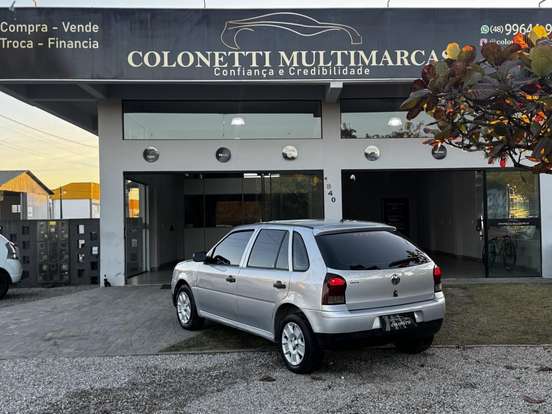 VOLKSWAGEN-GOL-2010