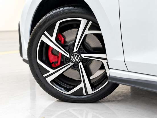 VOLKSWAGEN-GOLF-2026