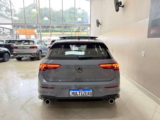 VOLKSWAGEN-GOLF-2026