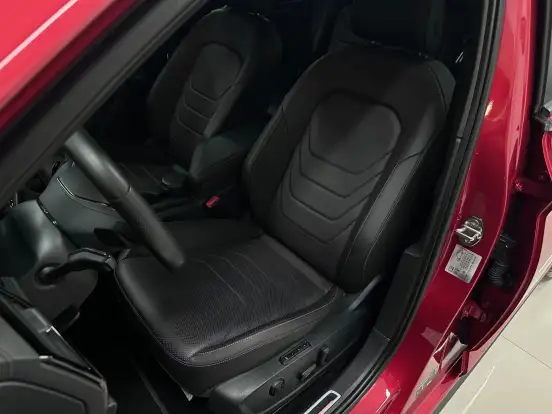 VOLKSWAGEN-JETTA-2024