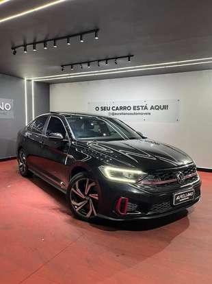 VOLKSWAGEN-JETTA-2022