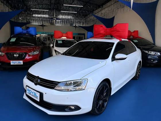VOLKSWAGEN JETTA 2.0 COMFORTLINE FLEX 4P TIPTRONIC
