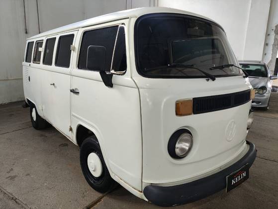 VOLKSWAGEN KOMBI 1.6 FURGÃO 8V GASOLINA 3P MANUAL
