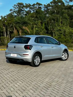 VOLKSWAGEN-POLO-2024
