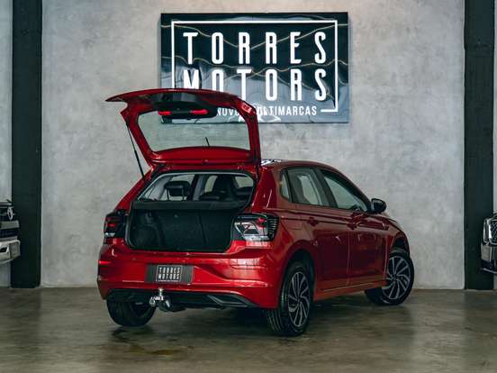 VOLKSWAGEN-POLO-1.0 170 TSI HIGHLINE AUTOMÁTICO VOLKSWAGEN-POLO-2023