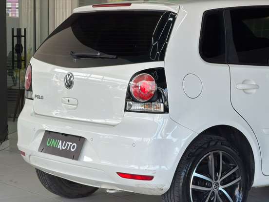 VOLKSWAGEN-POLO-1.6 MI 8V FLEX 4P MANUAL VOLKSWAGEN-POLO-2013