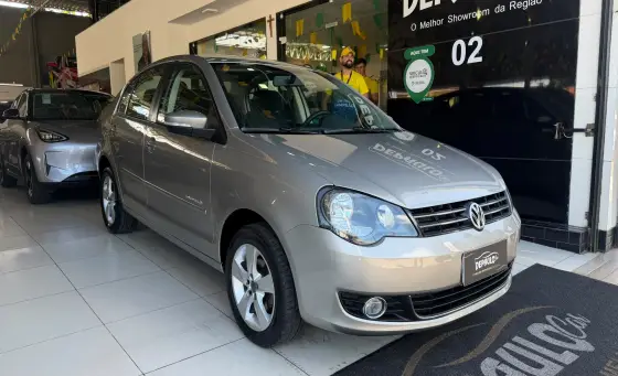 VOLKSWAGEN POLO SEDAN 1.6 MI COMFORTLINE 8V FLEX 4P MANUAL