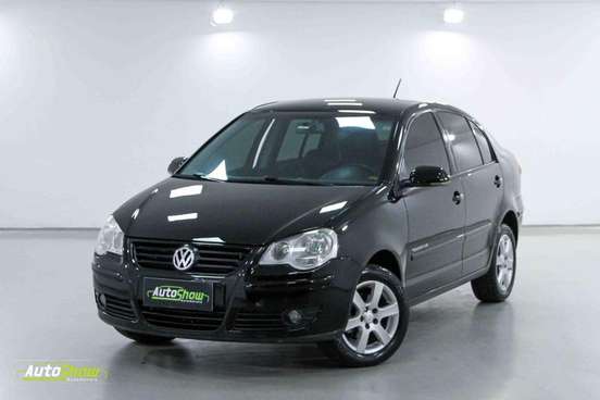 VOLKSWAGEN-POLO SEDAN-2010