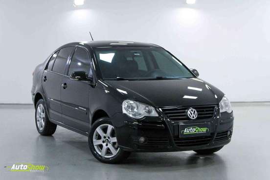 VOLKSWAGEN-POLO SEDAN-2010