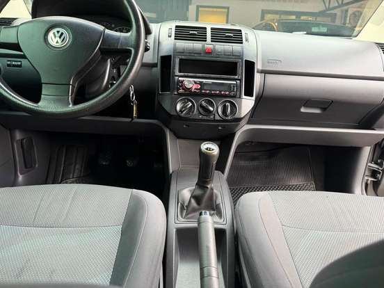 VOLKSWAGEN-POLO SEDAN-1.6 MI 8V FLEX 4P MANUAL VOLKSWAGEN-POLO SEDAN-2011