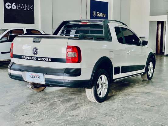 VOLKSWAGEN-SAVEIRO-2011