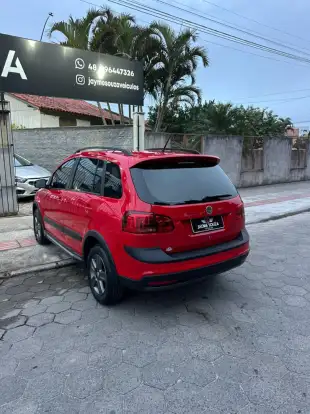 VOLKSWAGEN-SPACE CROSS-2012