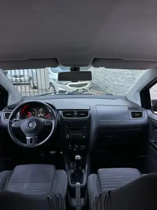 VOLKSWAGEN-SPACE CROSS-2012