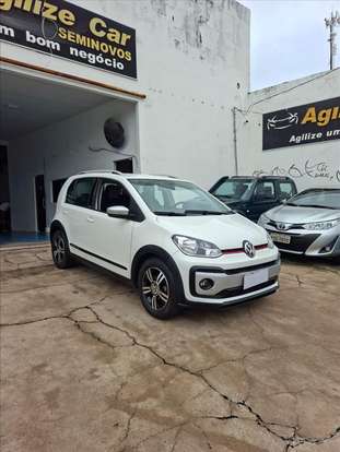 VOLKSWAGEN-UP-2017