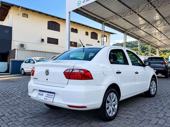 VOLKSWAGEN-VOYAGE-2022