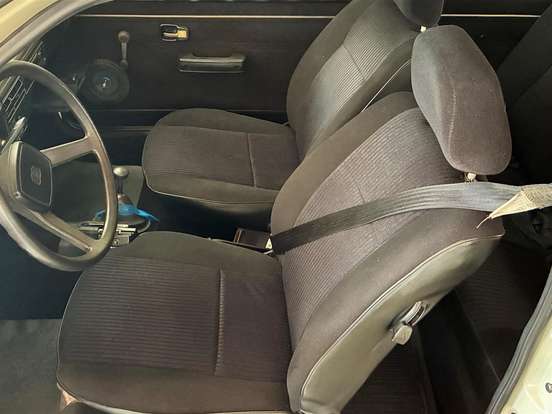 VOLKSWAGEN-GOL-1.6 LS 8V GASOLINA 2P MANUAL VOLKSWAGEN-GOL-1983