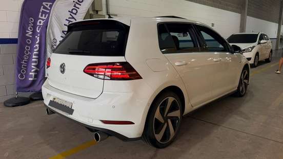 VOLKSWAGEN-GOLF-2019