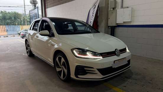 VOLKSWAGEN-GOLF-2019