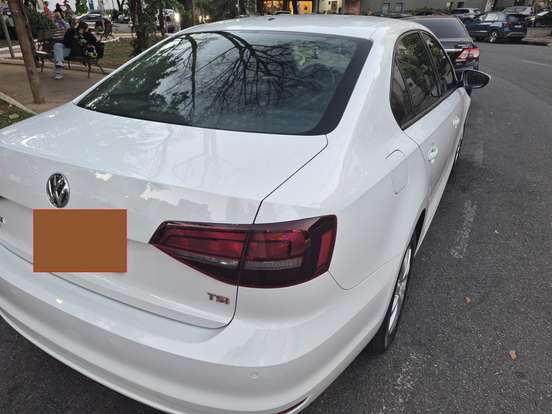 VOLKSWAGEN-JETTA-1.4 16V TSI TRENDLINE GASOLINA 4P TIPTRONIC VOLKSWAGEN-JETTA-2016