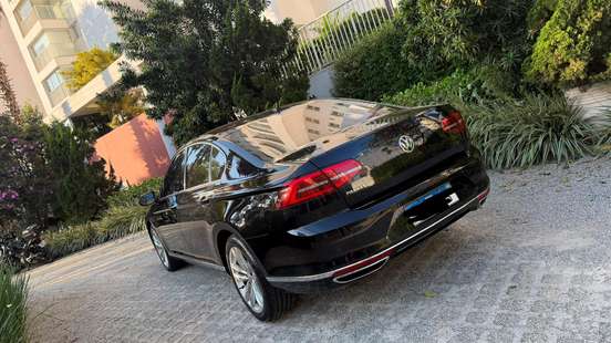 VOLKSWAGEN-PASSAT-2018