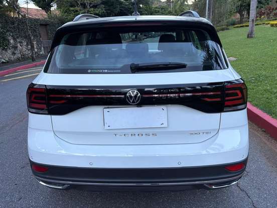 VOLKSWAGEN-T-CROSS-2023