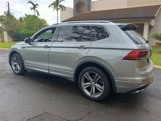 VOLKSWAGEN-TIGUAN-2020